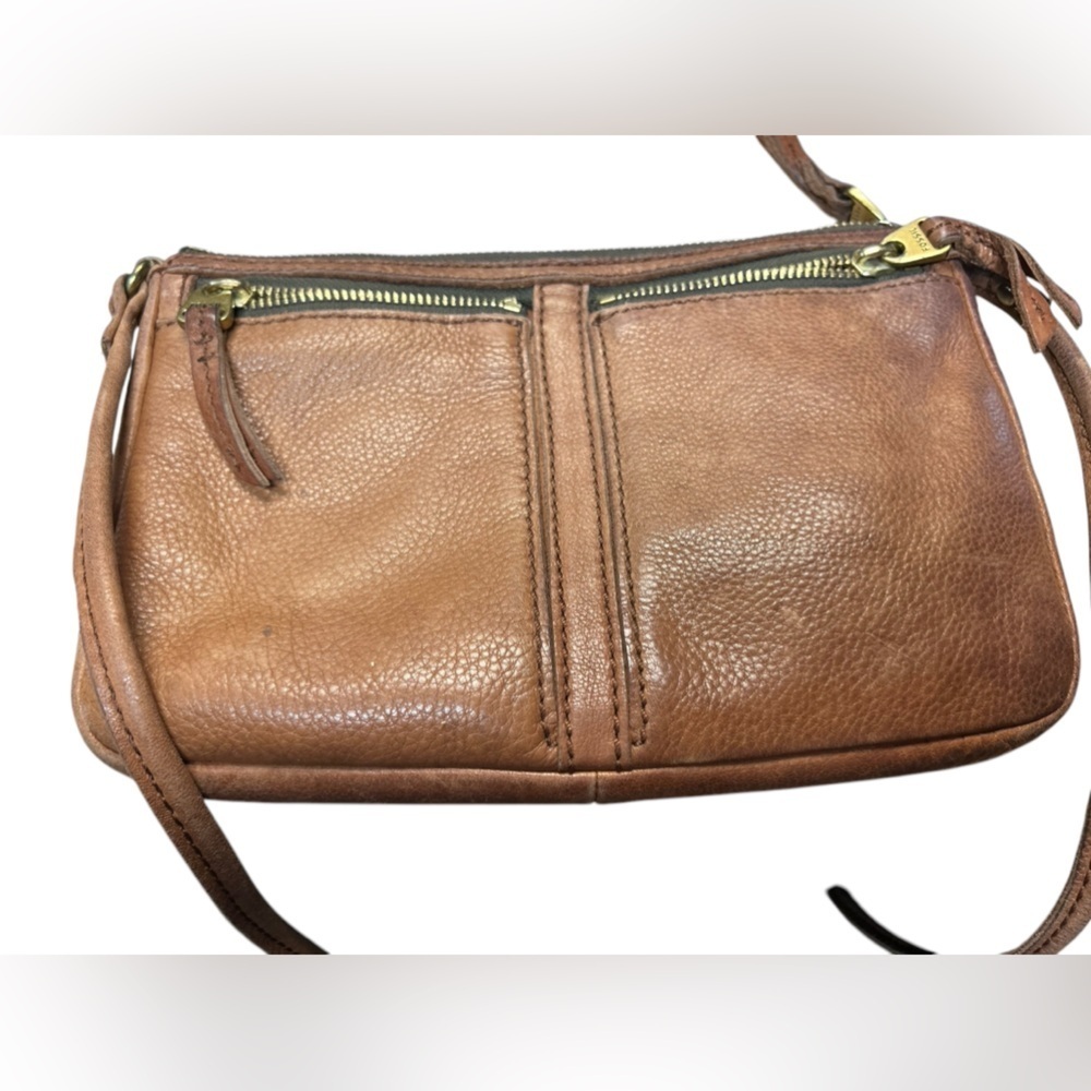 Fossil Erin Women's‎ Brown Leather Crossbody Bag Adjustable Strap needs cleaning